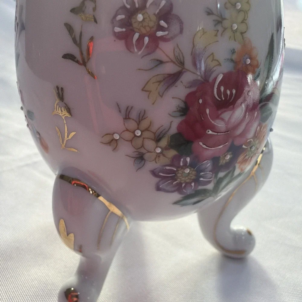 VINTAGE HANDPAINTED PORCELAIN FOOTED EGG‎ VASE FLORAL PATTERN RARE Easter Spring